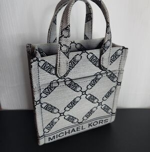 MICHAEL KORS Extra Small Gigi Crossbody NWOT